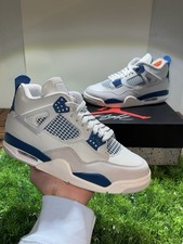 Size 7M - Air Jordan 4 Retro